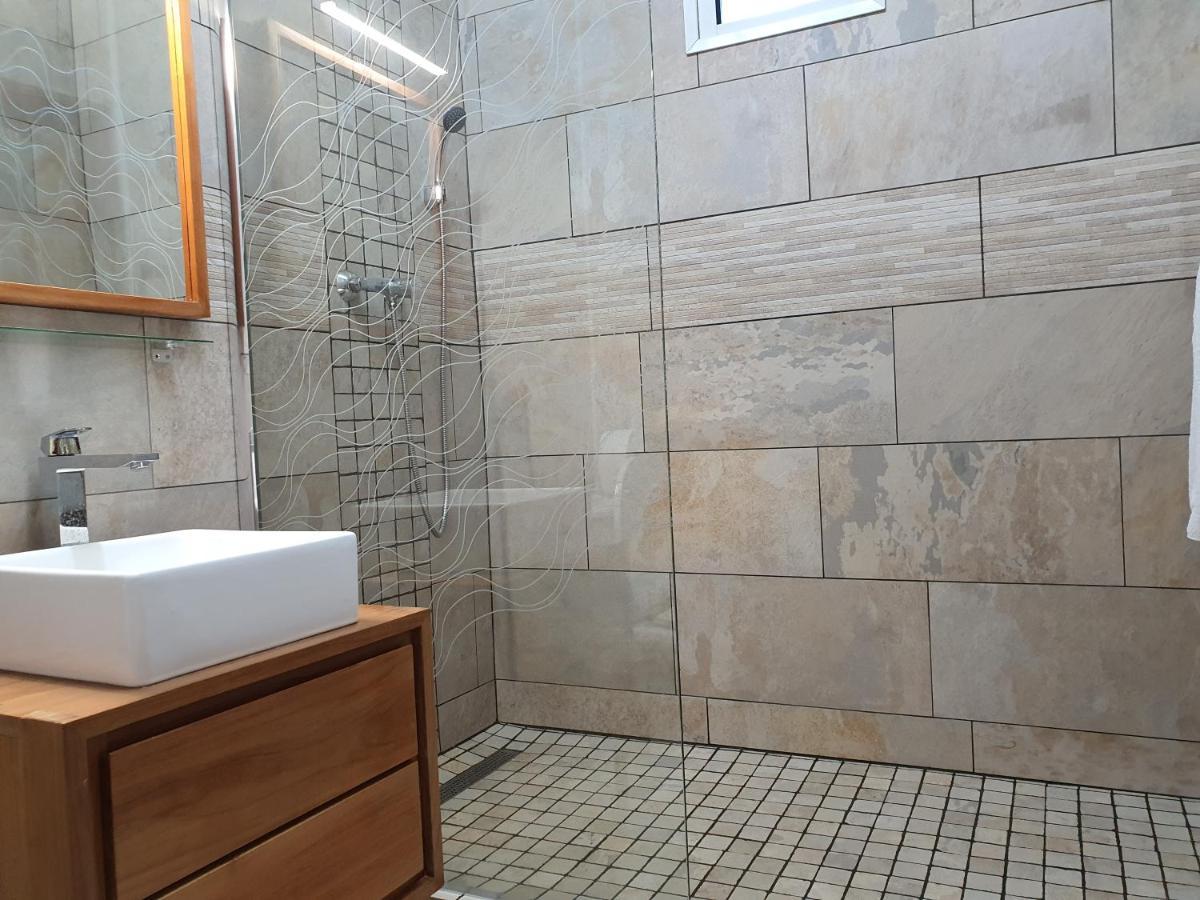Hotel Chez Papa Daya سانت بيير المظهر الخارجي الصورة