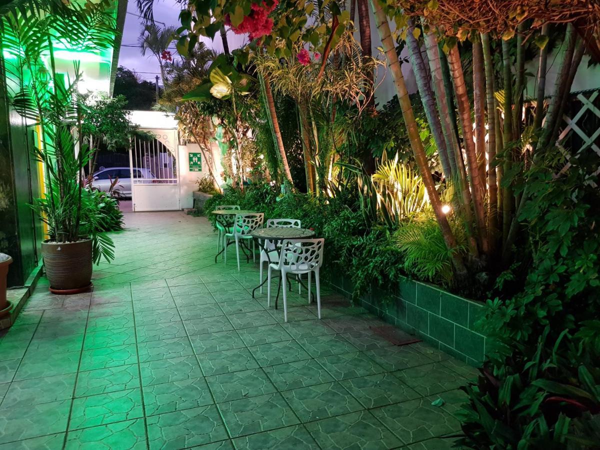 Hotel Chez Papa Daya سانت بيير المظهر الخارجي الصورة