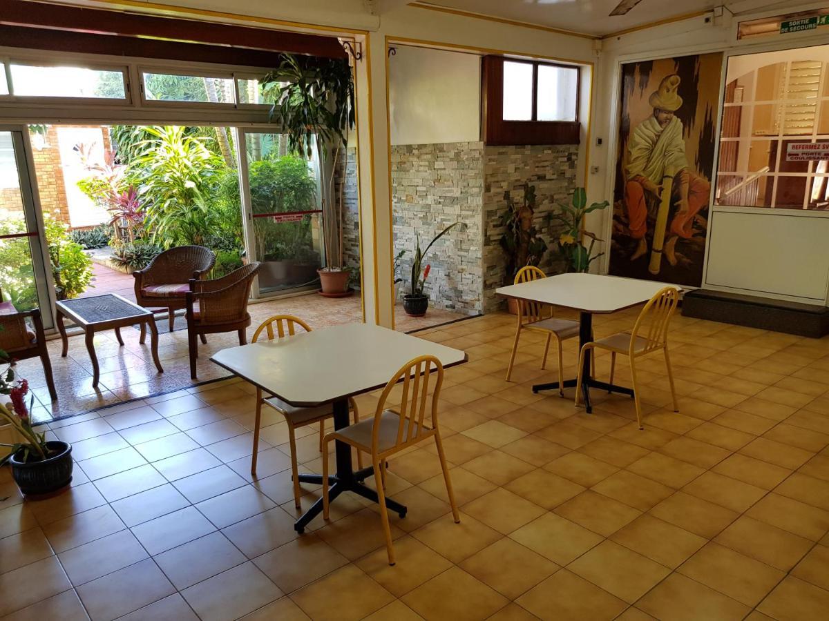 Hotel Chez Papa Daya سانت بيير المظهر الخارجي الصورة